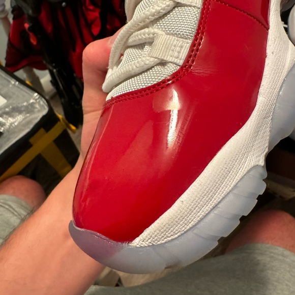 Jordan 11 Cherry - Picture 6 of 9